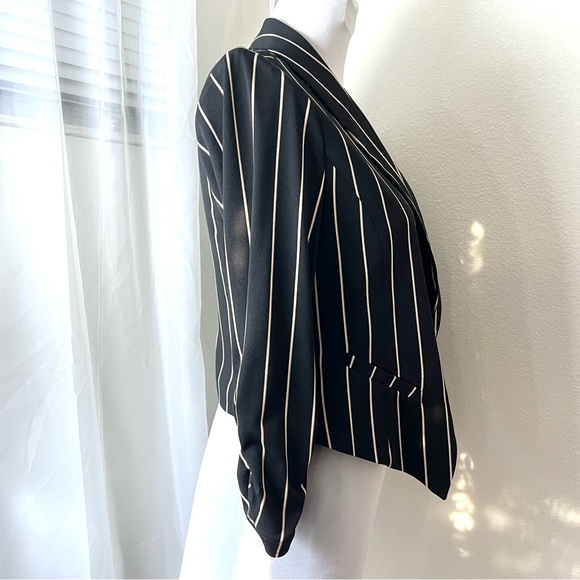 TORRID: Black Stripe Crepe Open Front Blazer 00 - Picture 5 of 12